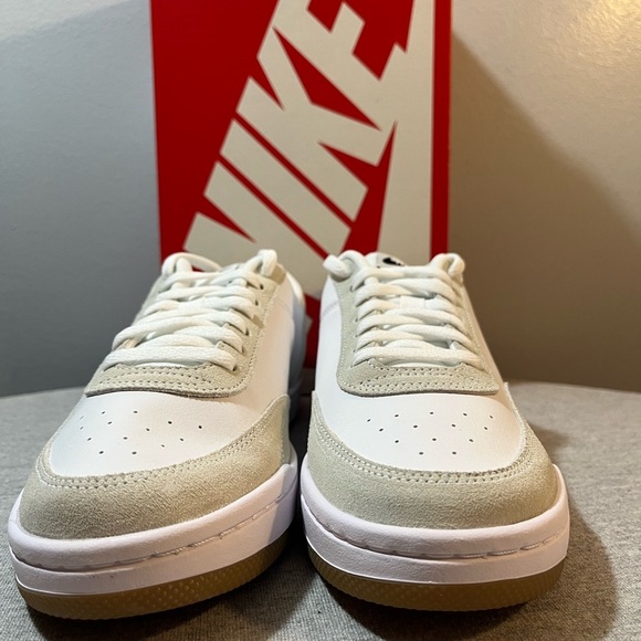 Nike Court Vintage PRM White/Metallic Copper Women’s Size 8 CW1067-102 - Picture 2 of 11